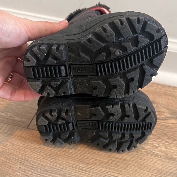 Sorel Toddler Kids Black Snow Commander Boots Sz 4 - Picture 6 of 6